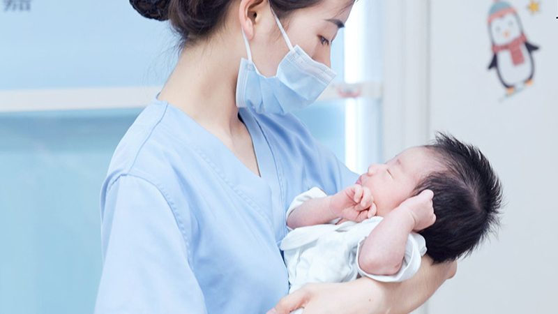 如何选择正规母婴护理员培训学校？揭秘行业真相