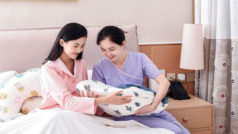 小标题：月嫂评价的常见误区