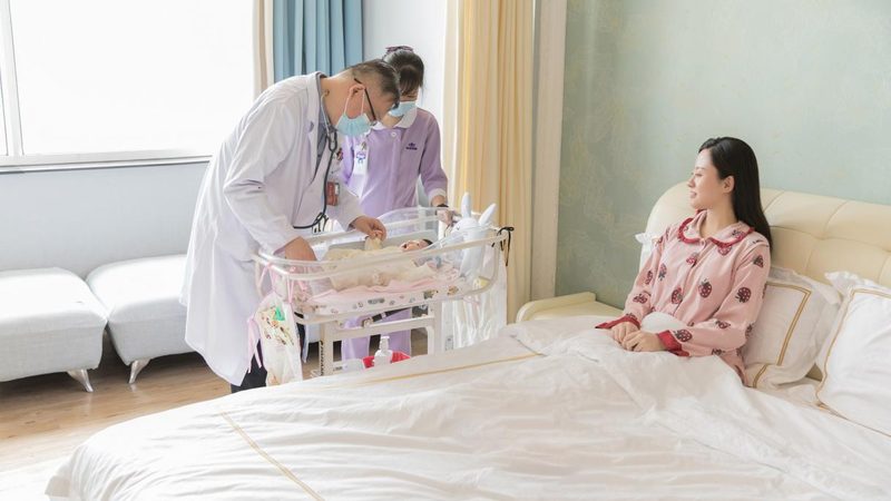 婴儿洗澡盆防滑设计，如何挑选更安全**